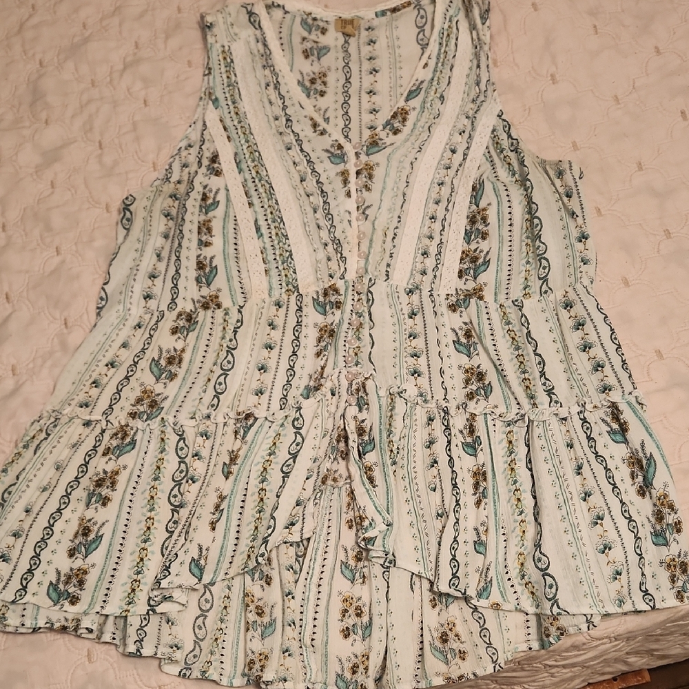 True Craft Cream and Black Sleeveless Blouse